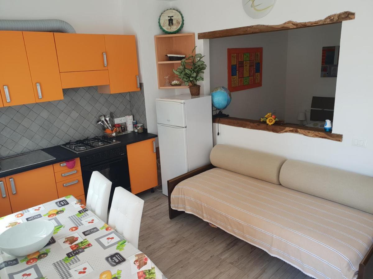 Casa Vacanze L'Agrifoglio Bed & Breakfast Magliolo Exterior photo