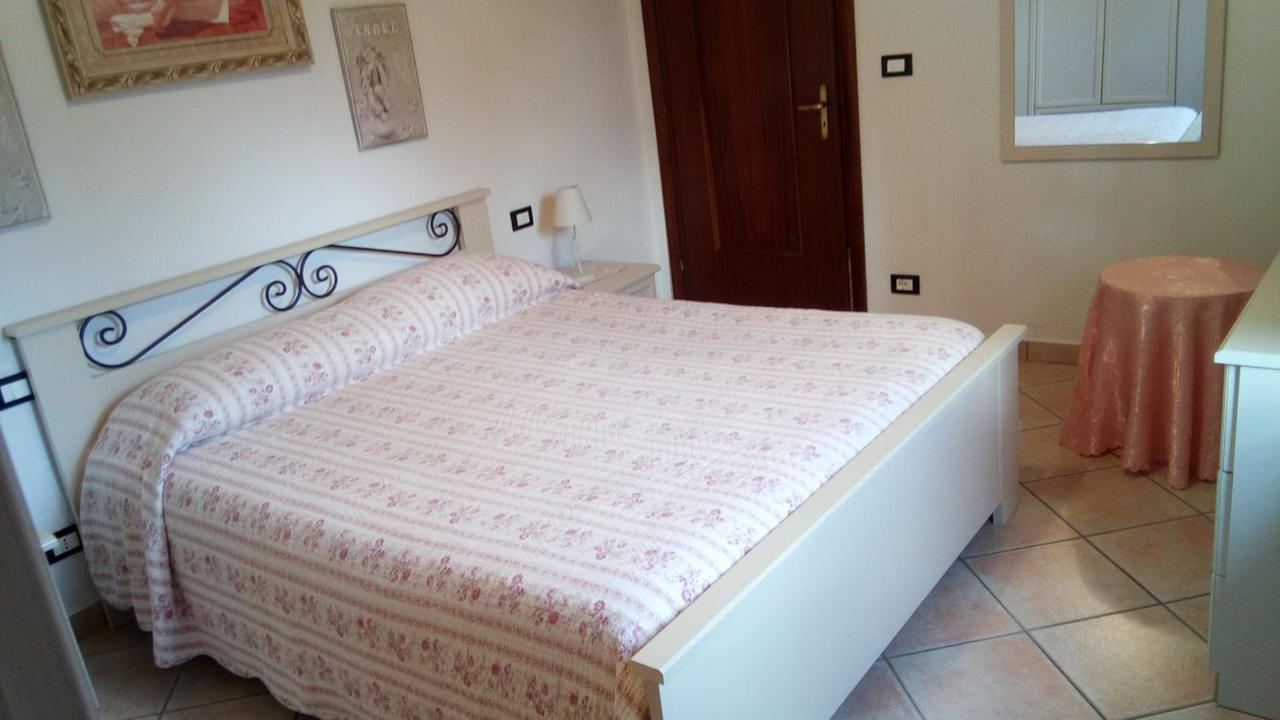 Casa Vacanze L'Agrifoglio Bed & Breakfast Magliolo Exterior photo